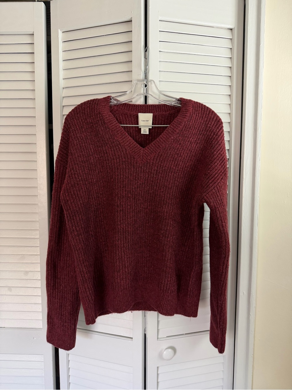 Calvin Klein Women's V-Neck Sweater in Deep Wine